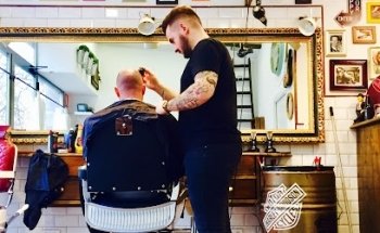 Juan Gómez Barber Shop