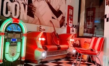 Moy's Barber Shop