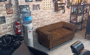 Peluquería Bandidos 43 Barber Shop