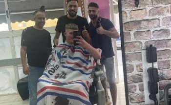 Los Hermanos Barber Shop