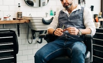 PELUQUERIA LEANDRO. BARBERSHOP